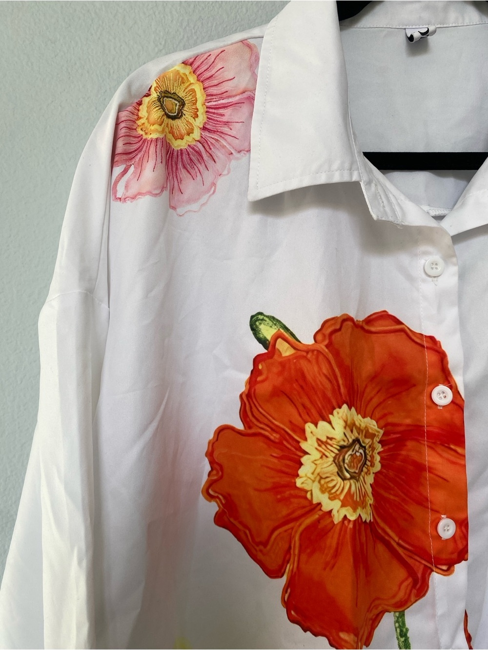 White Floral Button-Up Top - Picture 4 of 9